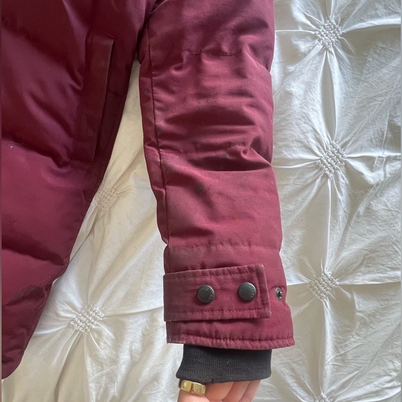 Canada goose burgundy parka size medium - Picture 9 of 16